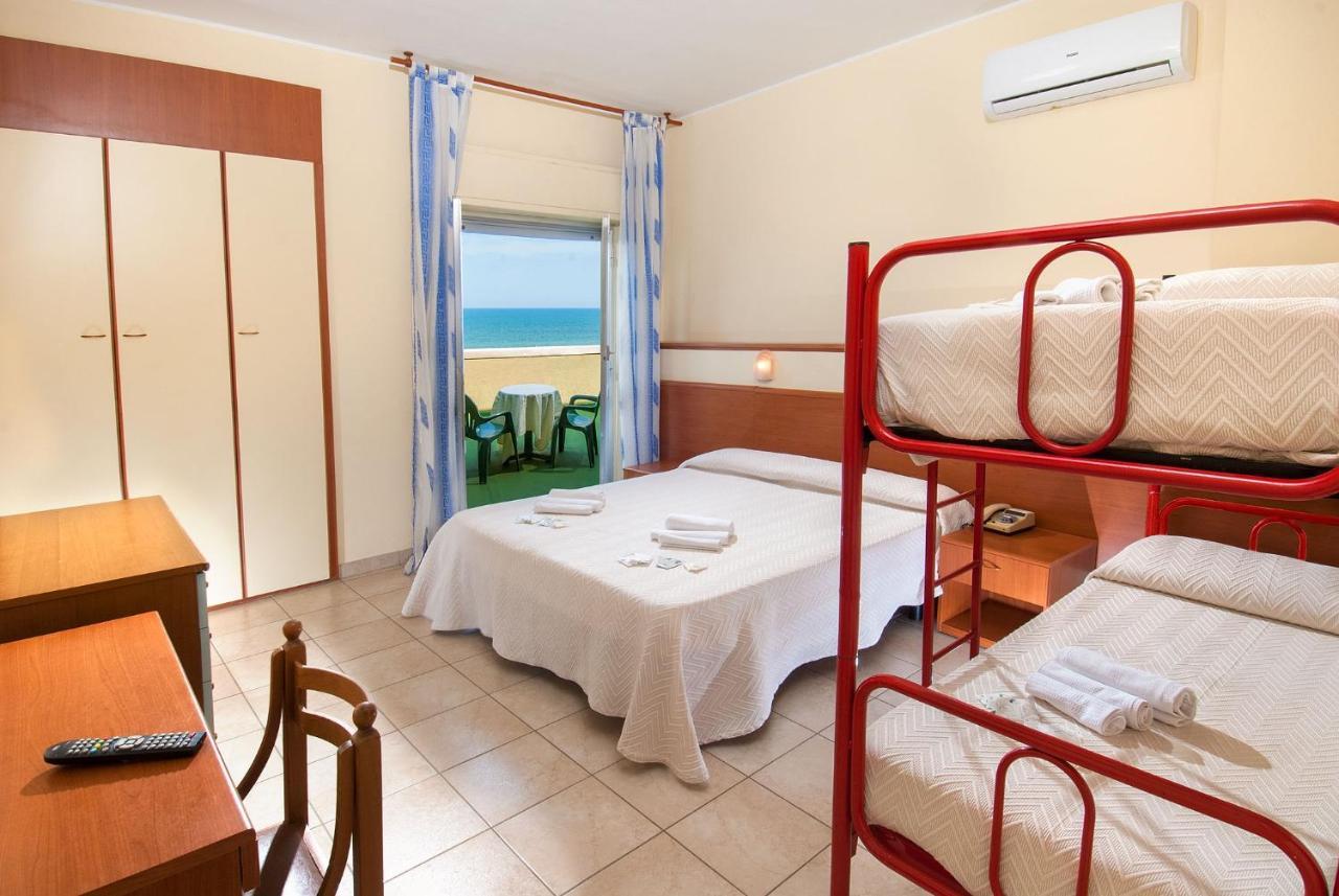 Hotel Smeraldo Giulianova Dış mekan fotoğraf