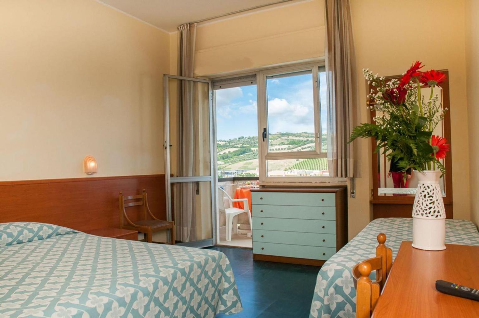 Hotel Smeraldo Giulianova Dış mekan fotoğraf