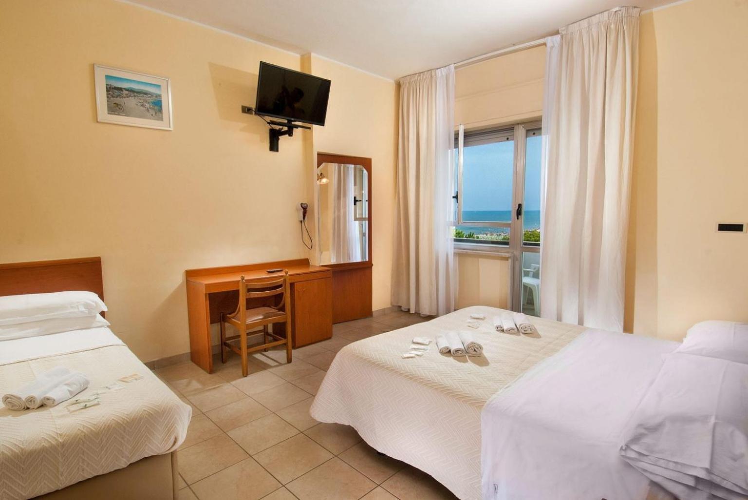 Hotel Smeraldo Giulianova Dış mekan fotoğraf
