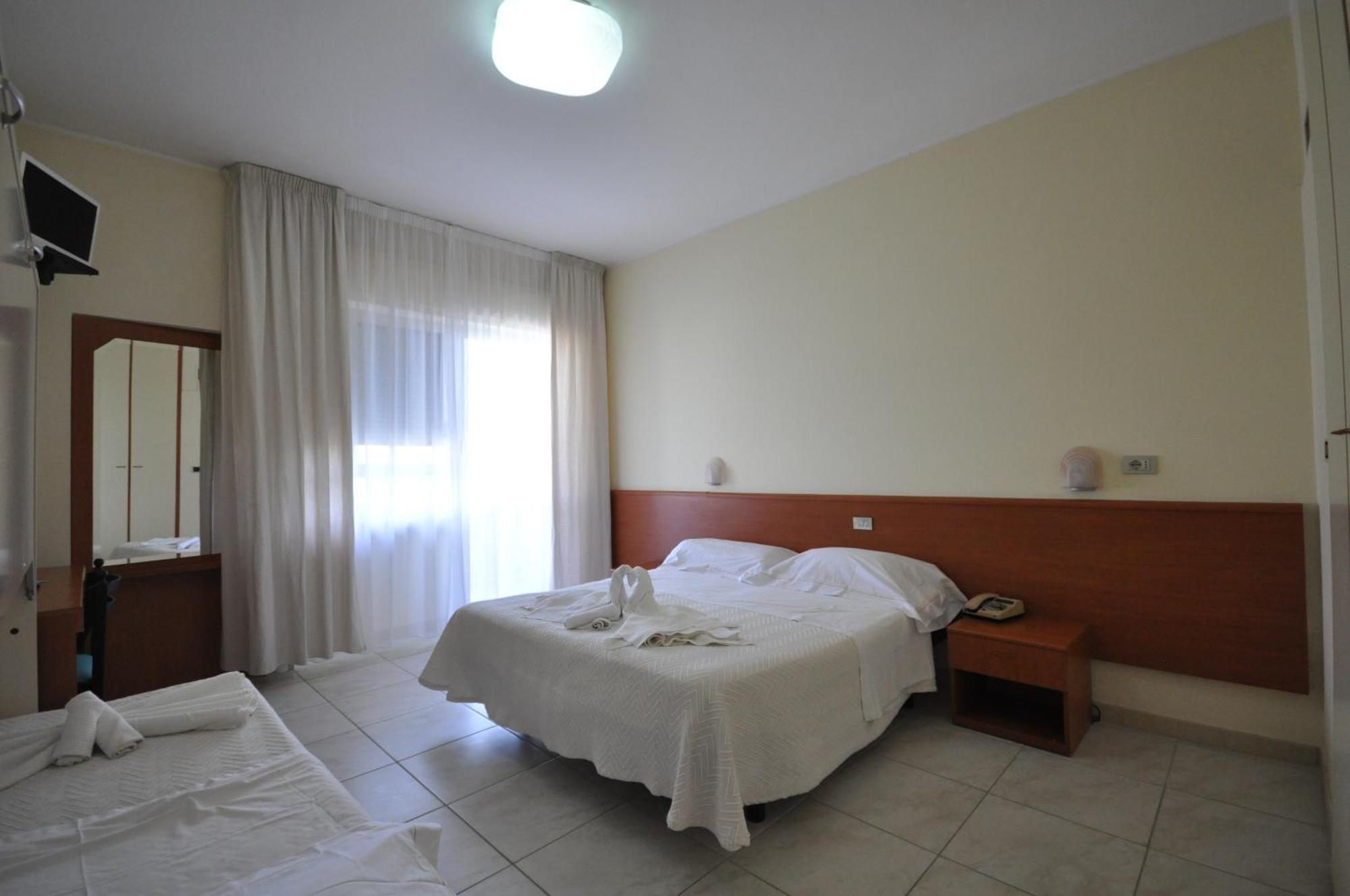 Hotel Smeraldo Giulianova Dış mekan fotoğraf